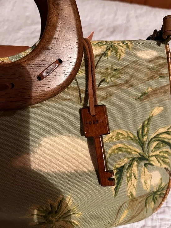 Fossil Tropical Palm Print Shoulder Bag in Green and Brown - Picture 6 of 10